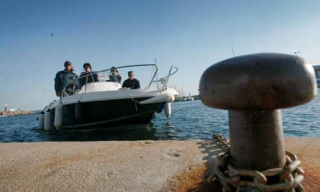  The Boat School of Edem Boat License -9999- Logotipo Eden Licencia Bate - Sala de capacitación teórica